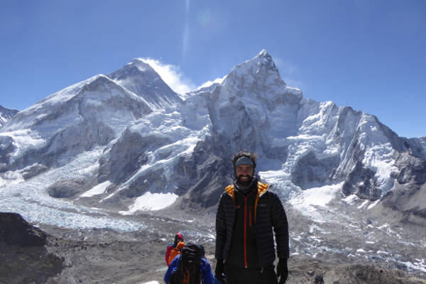 how difficult is trek to everest base camp